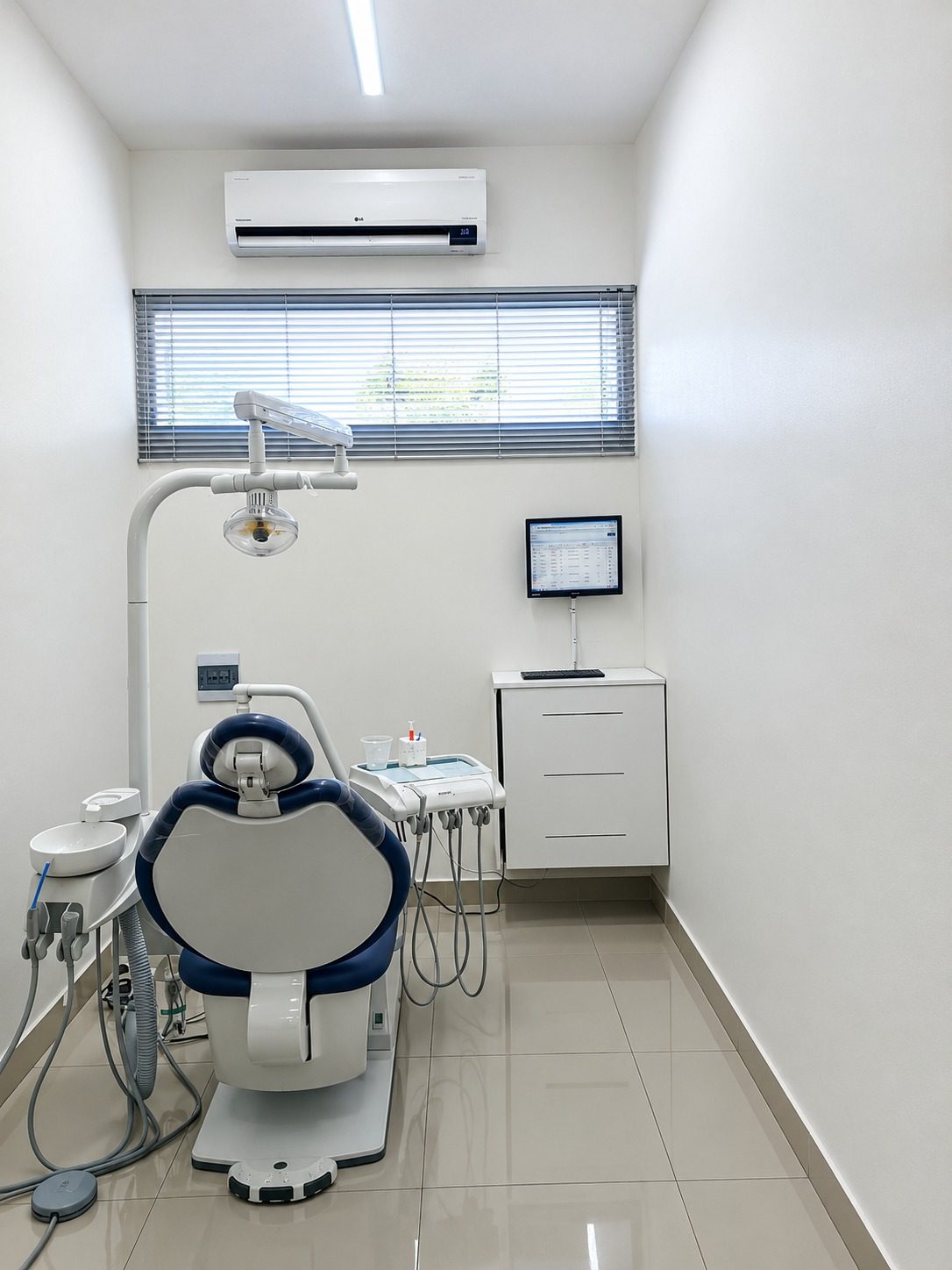 Consultório da Odontoclinic Sumaré com cadeira odontológica